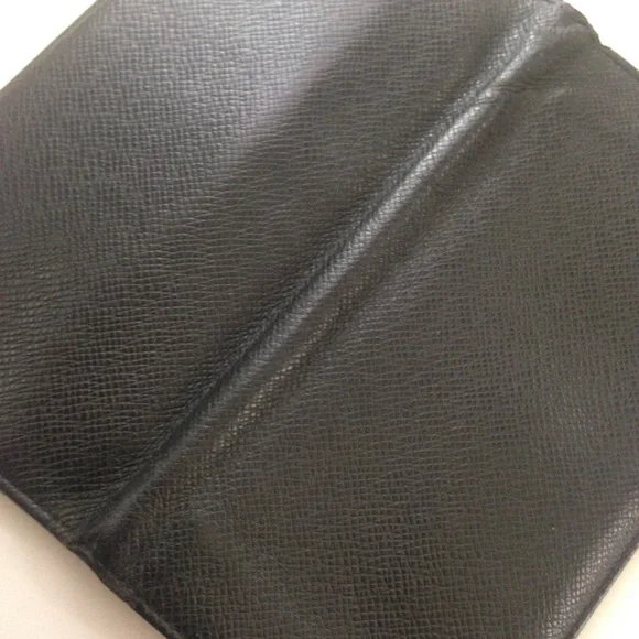Louis Vuitton, Black Taiga Leather Zip Long Wallet - Picture 11 of 11